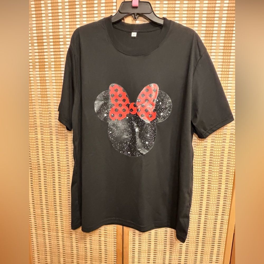 Disney Minnie Mouse red bow silhouette face tee shirt